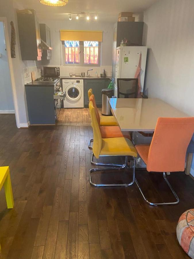 Spacious 1-Bed Flat In North Kensington ロンドン エクステリア 写真